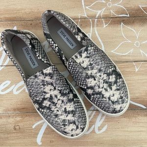 Steve Madden Printed Slip-on Shoes Sneakers Size 9 ✅
